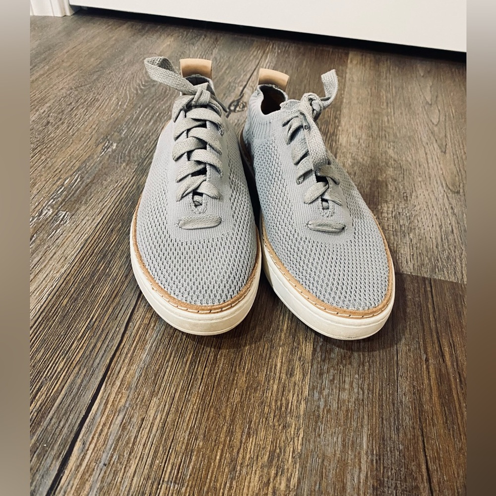 Ugg grey knit sneakers size 7